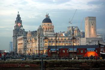 Coach hire in Liverpool photo city 2