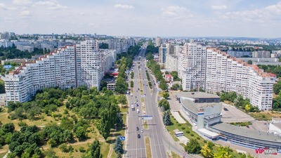 Minibus in Chisinau photo city 78