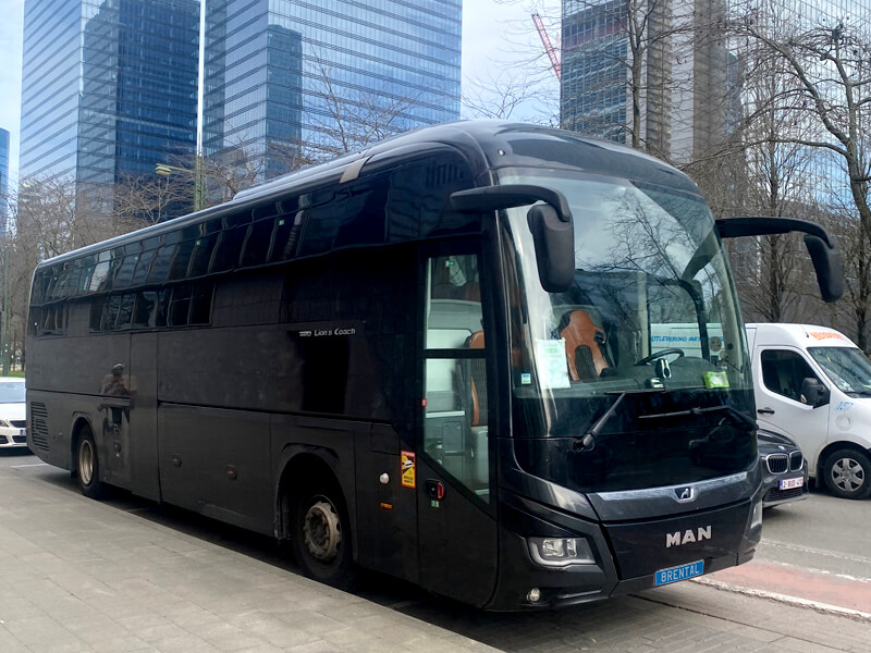 8renal black coach on road