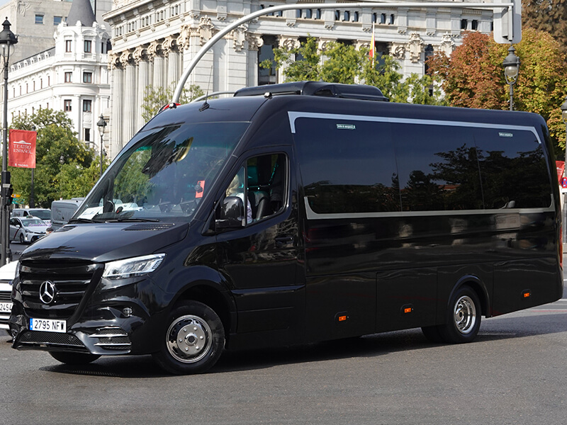 real minibus for hire travel with group