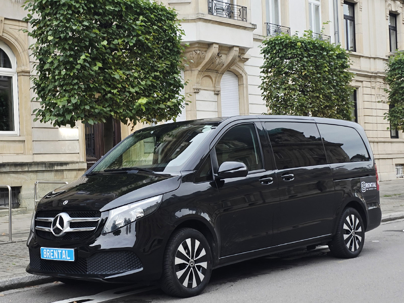 minibus hire travel with driver