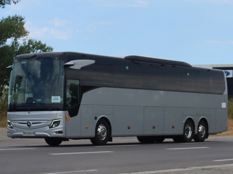 charter bus with french driver