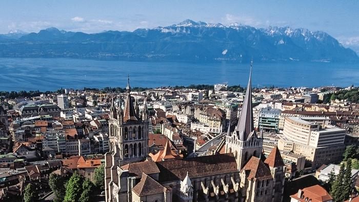 Minibus hire in Lausanne with driver photo city 2